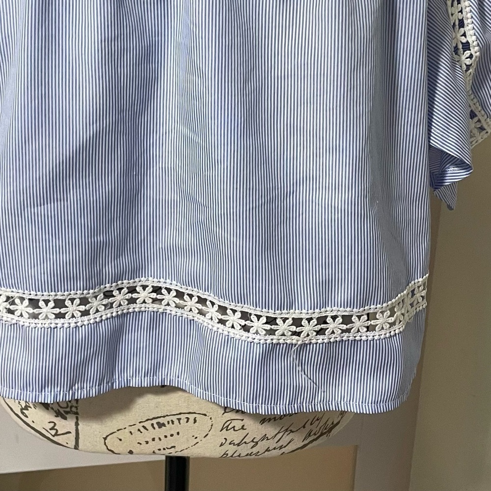 HAUTE ROGUE Blue and white stripes Off the Shoulder Ruffled Sleeve Top… - Picture 4 of 5